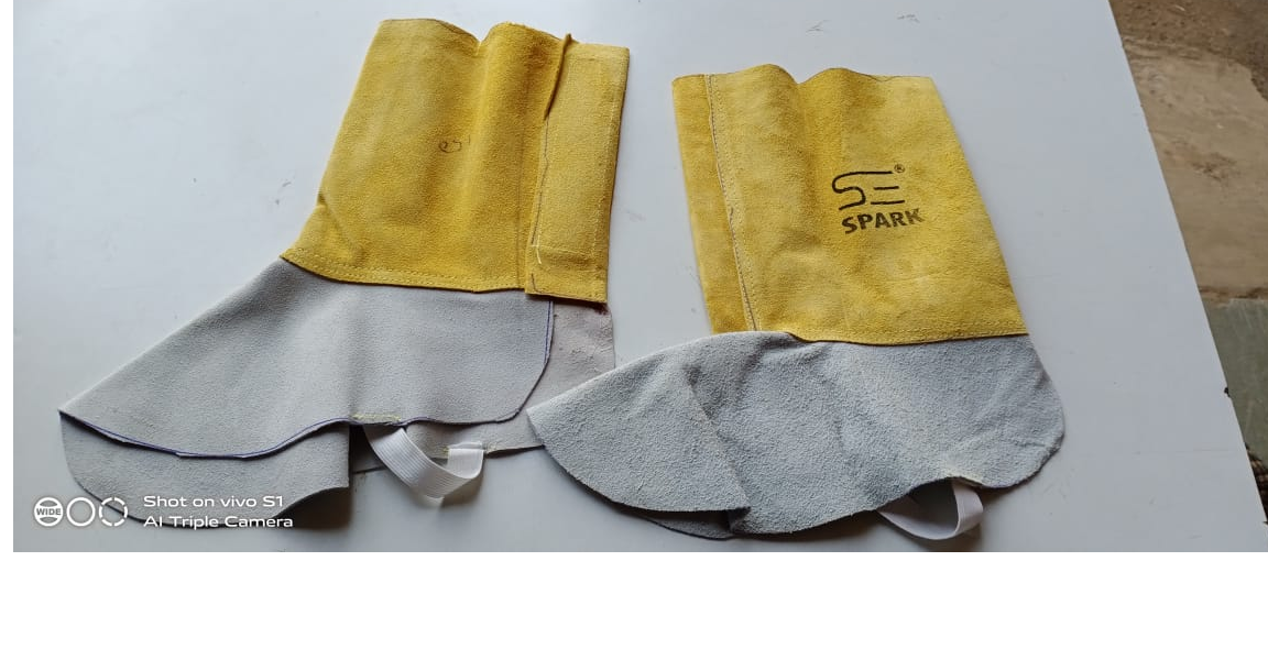 LEATHER LEG GUARD -SPARK